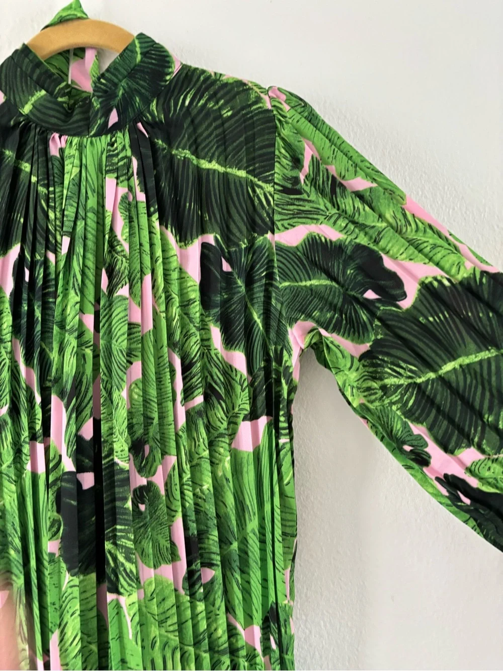 Beulah Green and Pink Leaf-Print Pleated Maxi Dress - Picture 4 of 11